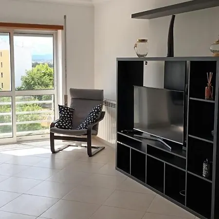 Apartmán Residential With 3 Bedrooms, Elevator, And Plenty Of Natural Light, Close To Lisbon