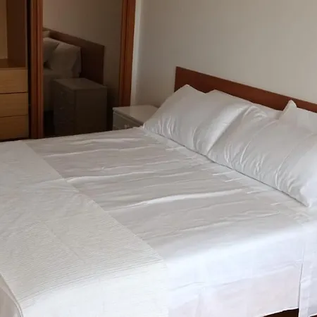 Apartmán Residential With 3 Bedrooms, Elevator, And Plenty Of Natural Light, Close To Lisbon *