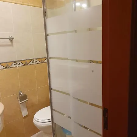 Апартаменты Residential With 3 Bedrooms, Elevator, And Plenty Of Natural Light, Close To Lisbon