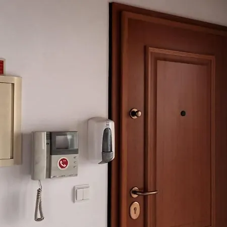Residential With 3 Bedrooms, Elevator, And Plenty Of Natural Light, Close To Lisbon Διαμέρισμα